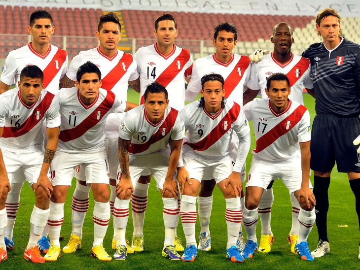 Peru Football Team in 2014.jpg