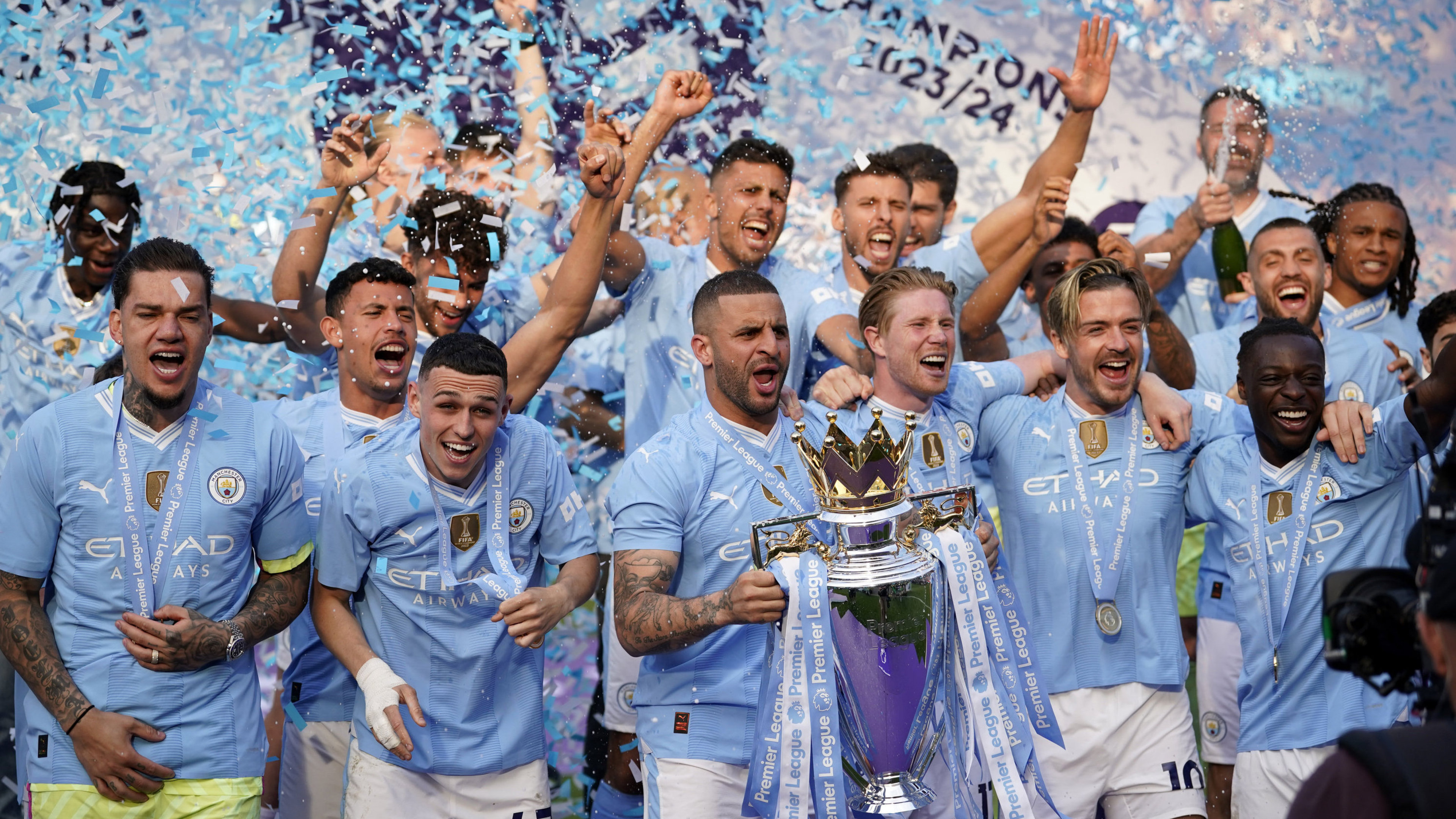 Manchester City feiert den Gewinn der Premier League