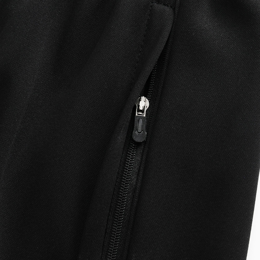 Kid's Liverpool Zipper Sweatshirt Kit(Top+Pants) 2025/26 - Soccerdeal