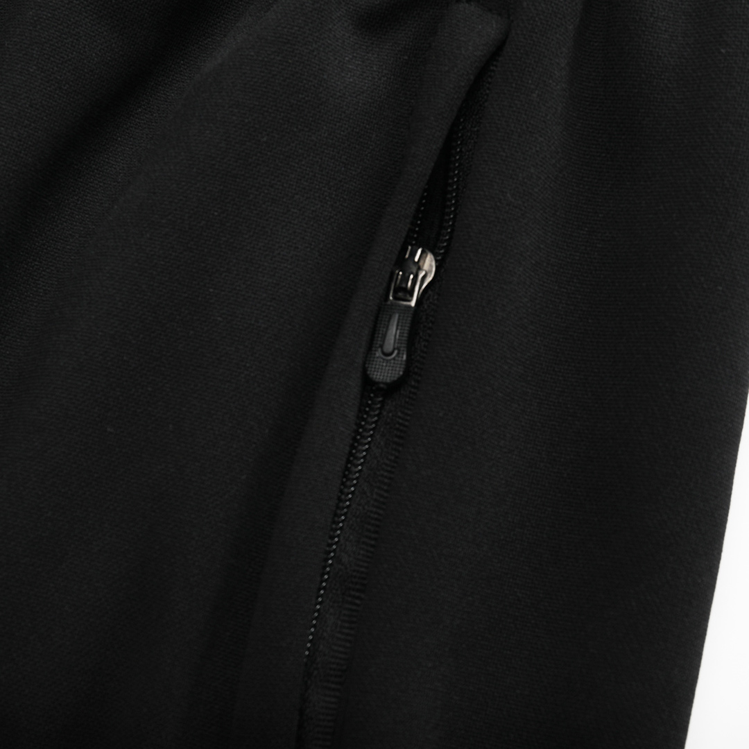 Liverpool Zipper Sweatshirt Kit(Top+Pants) 2025/26 - Soccerdeal