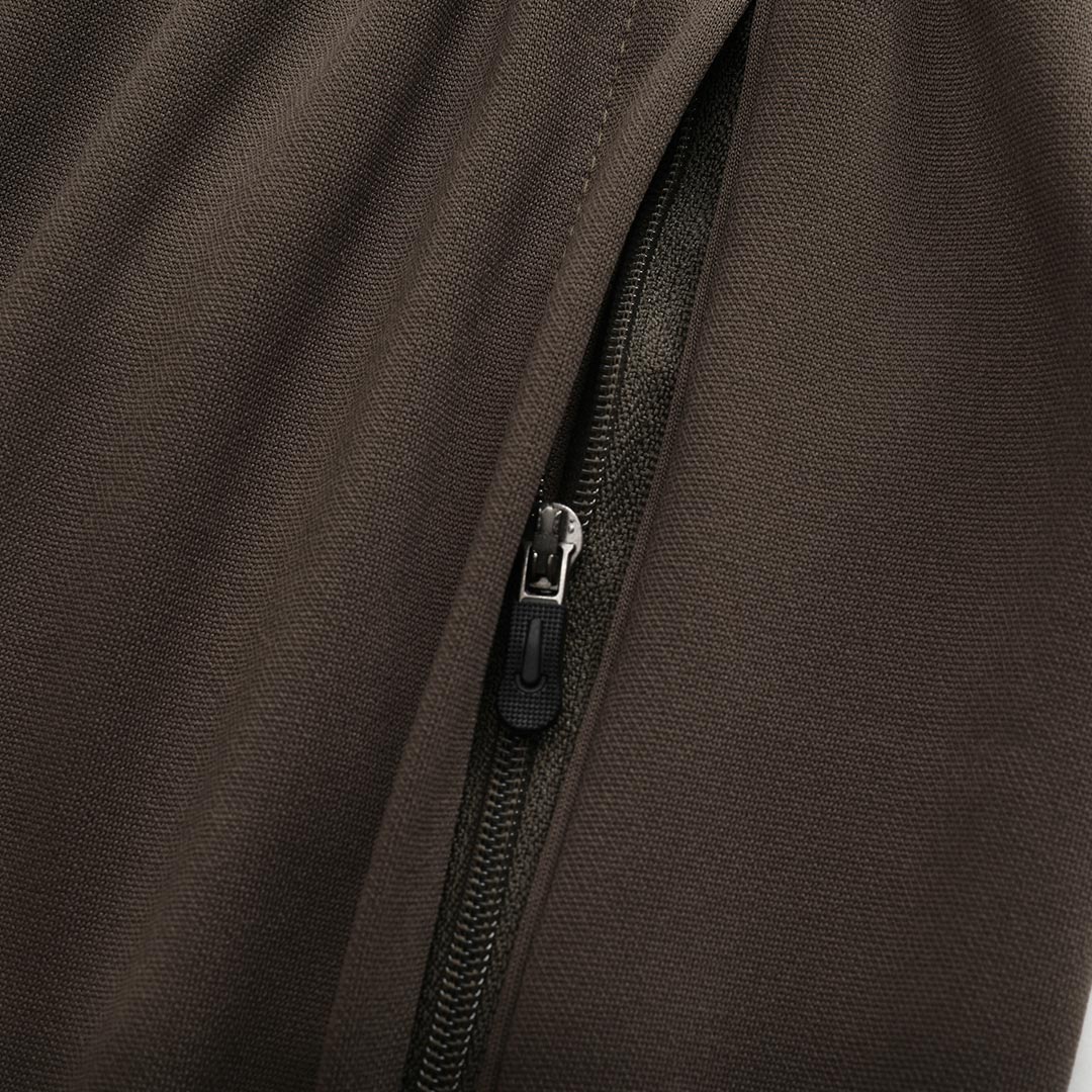 Real Madrid Zipper Sweatshirt Kit(Top+Pants) 2025/26 - Soccerdeal