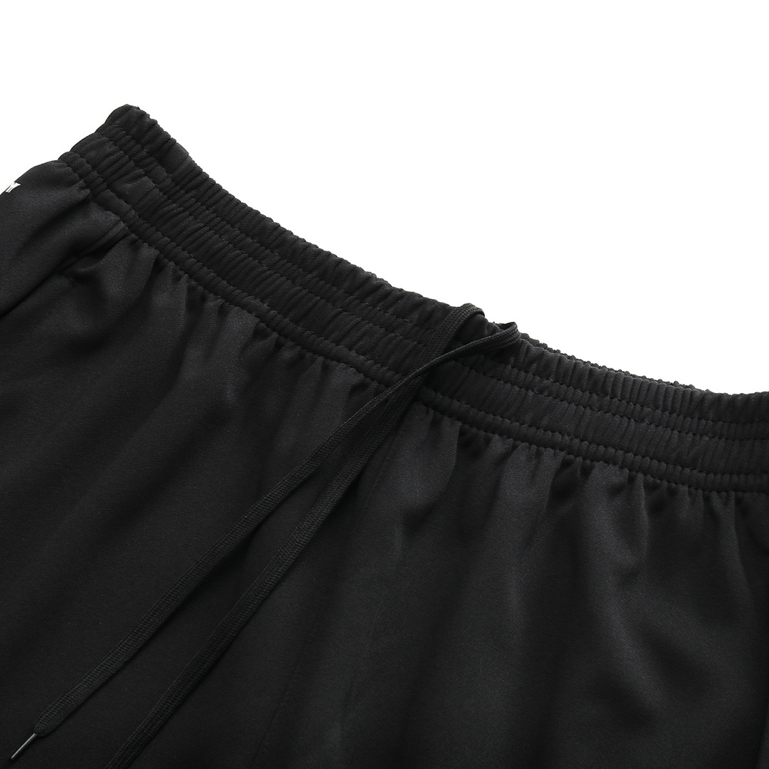 Kid's Liverpool Zipper Sweatshirt Kit(Top+Pants) 2025/26 - Soccerdeal