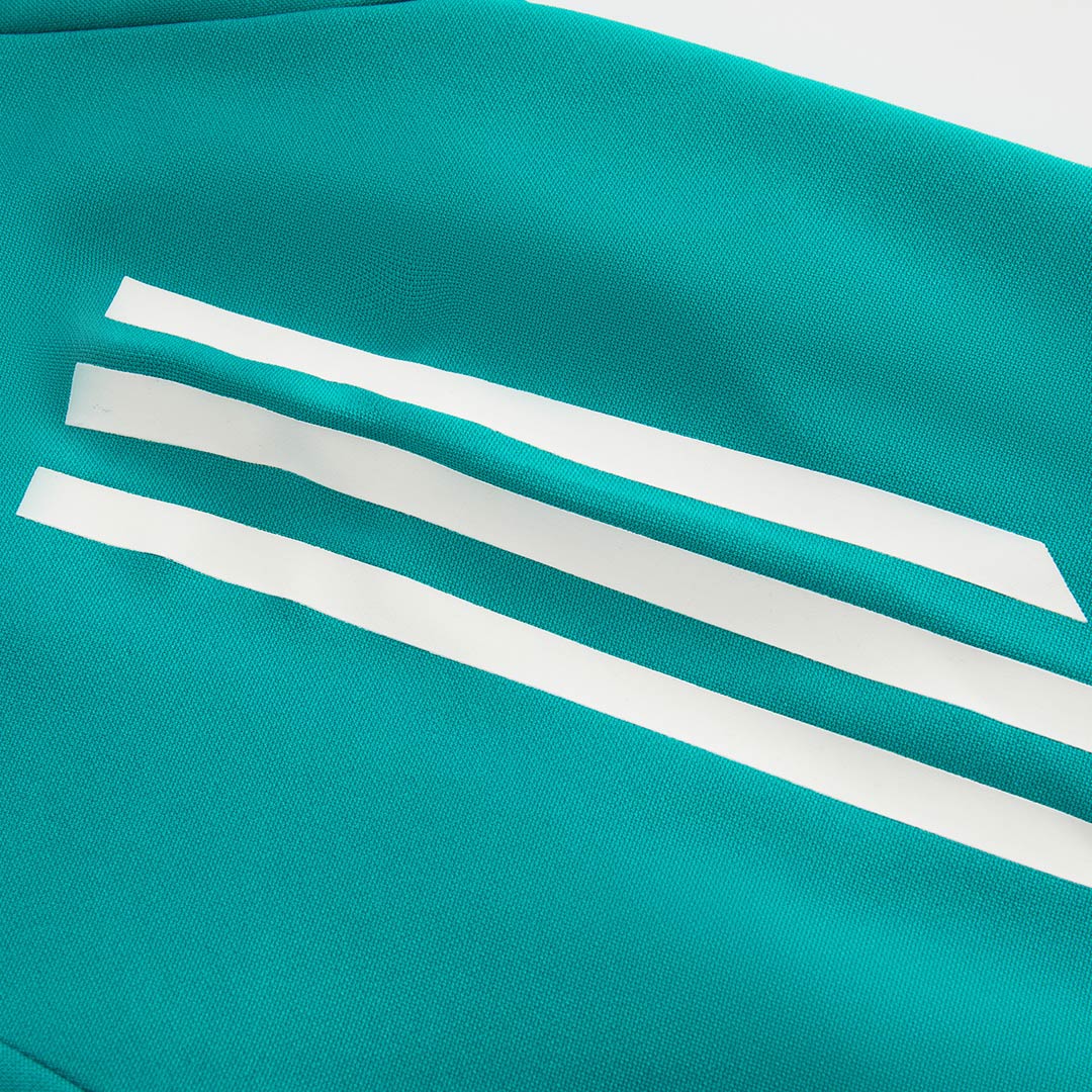 Kid's Liverpool Zipper Sweatshirt Kit(Top+Pants) 2025/26 - Soccerdeal