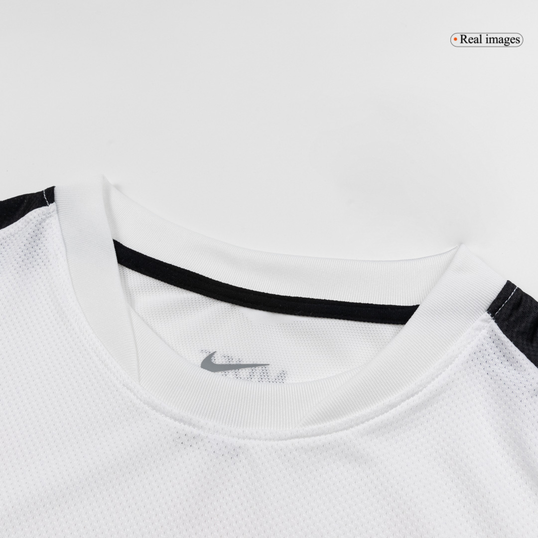 Retro 2010/11 Manchester United Away Soccer Jersey - Soccerdeal