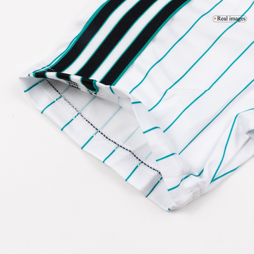 Liverpool Soccer Jersey 2025/26 - Soccerdeal