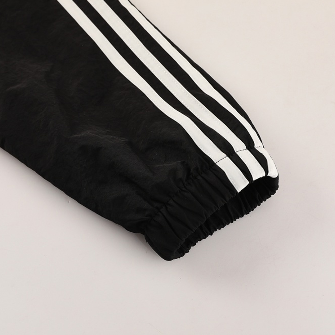 Manchester United Windbreaker Jacket 2025/26 - Soccerdeal