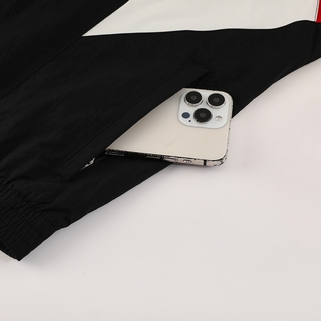 Manchester United Windbreaker Jacket 2025/26 - Soccerdeal