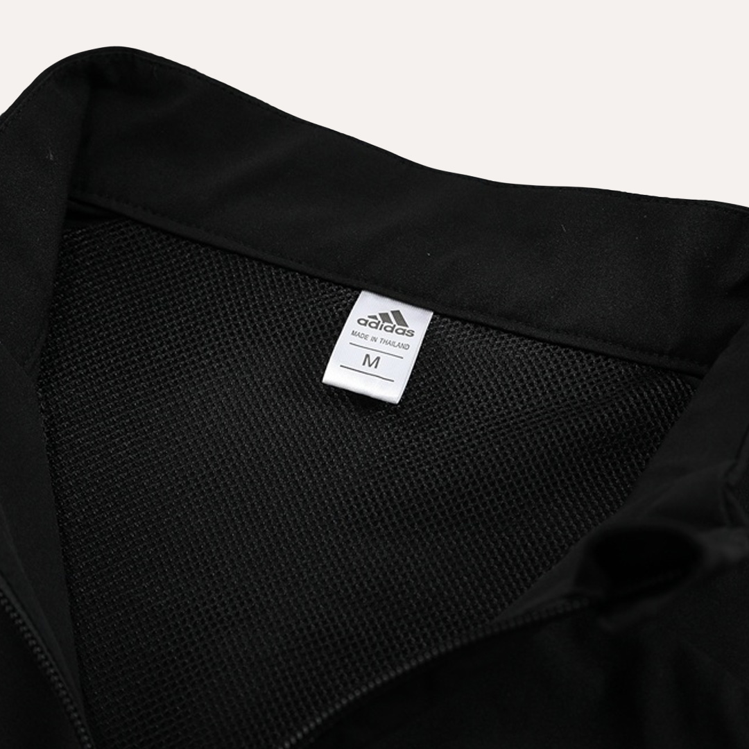 Liverpool Windbreaker Jacket 2025/26 - Soccerdeal