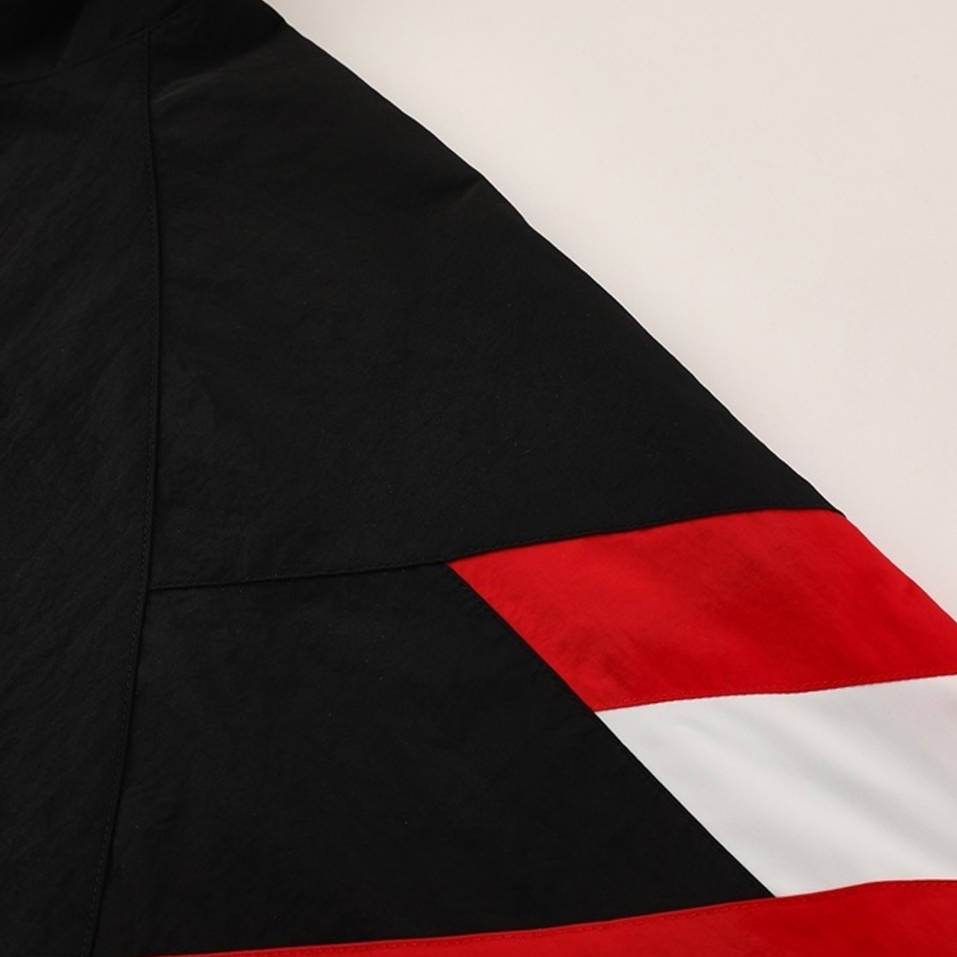 Manchester United Windbreaker Jacket 2025/26 - Soccerdeal